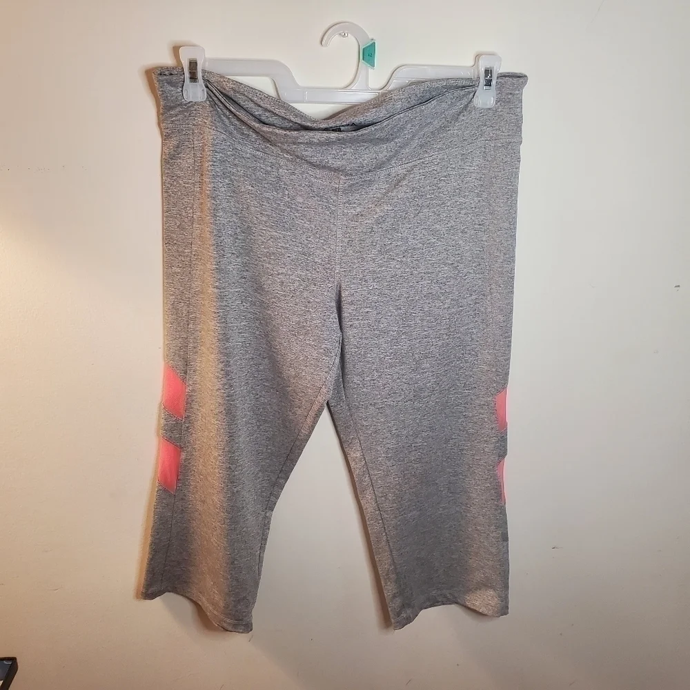 Aviva Sports yoga pants capri Size 2XL